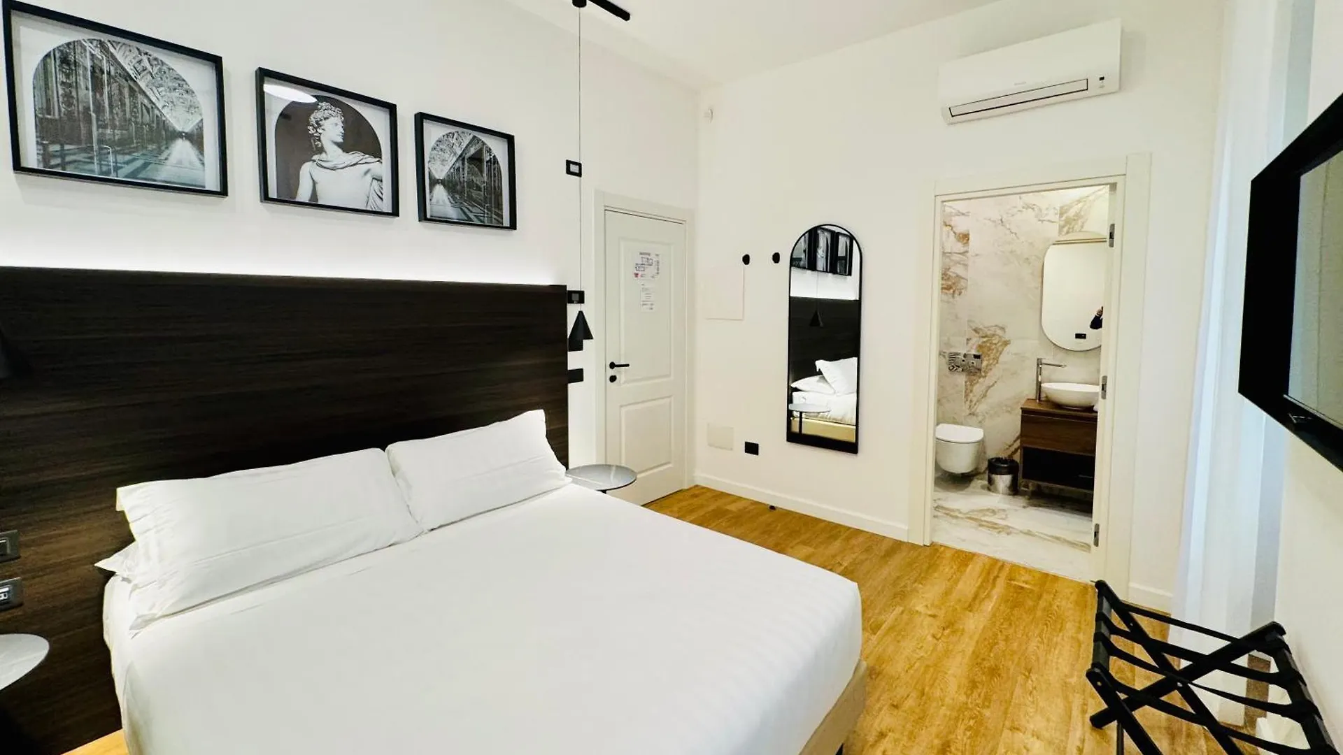 Museum Hospitality - Vatican Apartments Rome 0*,  Italy